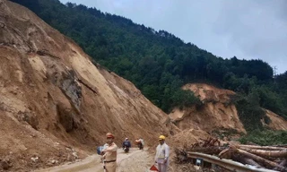 Cấm đường quốc lộ Lai Châu đi Lào Cai 