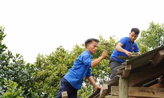 'Áo xanh' Lào Cai tháo dỡ, di dời nhà hỗ trợ thi công đường dây 500kV Lào Cai - Vĩnh Yên