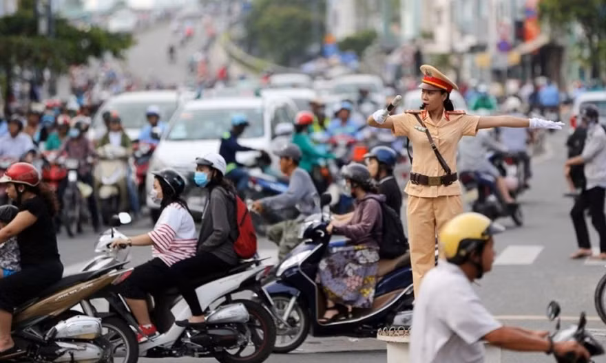 Chính phủ yêu cầu xử nghiêm vi phạm giao thông, 'không có vùng cấm, không có ngoại lệ'