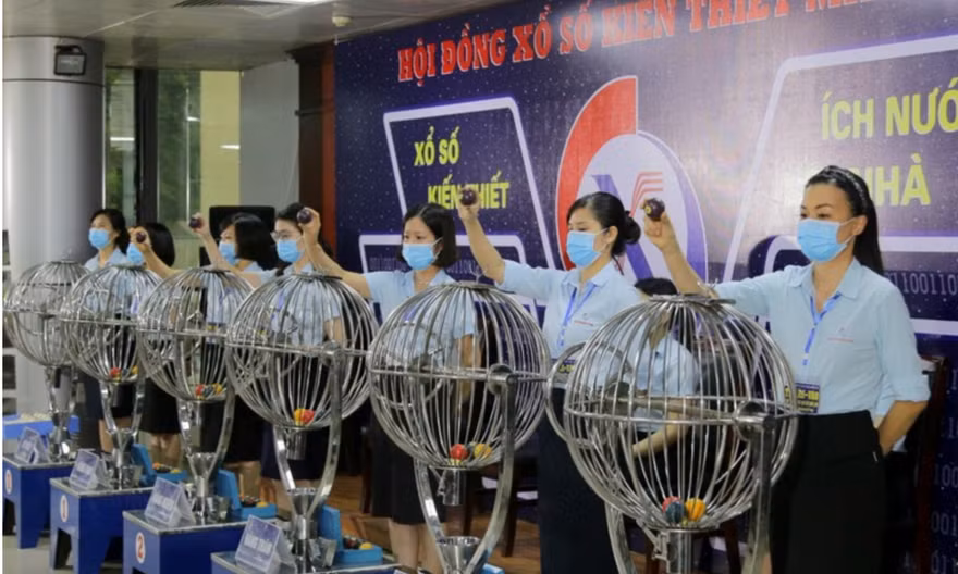 Tẩy xóa vé xổ số để lĩnh thưởng có thể bị phạt tới 100 triệu đồng