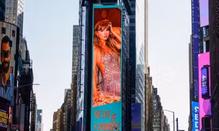 “The Life of a Showgirl” giúp Taylor Swift vượt kỷ lục Adele, vươn lên dẫn đầu Billboard