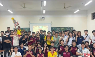 Các bạn sinh viên Khoa kỹ thuật Xây dựng tham gia Tết sinh viên