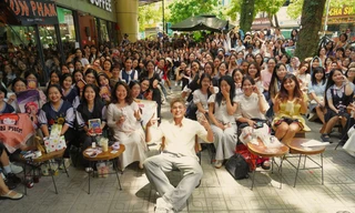 Jun Phạm "chữa lành" Carrot bằng buổi ký tặng sách đầy ấm áp ở Thủ đô Hà Nội