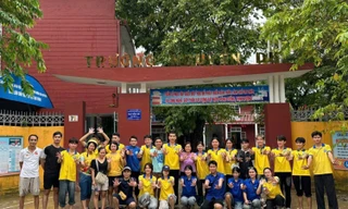 Huế: Thầy cô luôn có mặt kịp thời, hỗ trợ học trò vượt qua mùa mưa lũ lịch sử