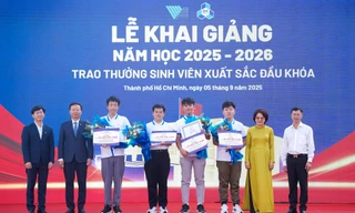 Gần 6000 tân sinh viên ĐH Bách khoa rạng rỡ trong ngày khai giảng năm học mới
