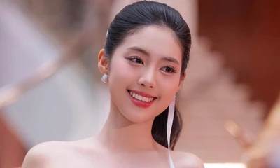 Á hậu Châu Anh: 'Tôi dám bước ra khỏi vùng an toàn'