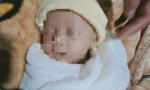 Tìm cha mẹ bé trai sơ sinh bị bỏ rơi bên đường ở Lâm Đồng