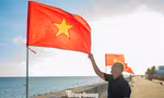 Thắm sắc cờ Tổ quốc nơi đảo xanh Phú Quý