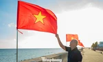 Thắm sắc cờ Tổ quốc nơi đảo xanh Phú Quý