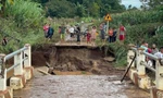 Sập cầu vào buôn H’Mông ở Đắk Lắk