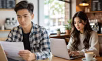 Giữa làn sóng layoff, nhiều bạn trẻ đến quán cà phê 'giả vờ' đi làm