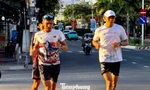 Vận động viên đánh giá cung đường Tiền Phong Marathon ‘đẹp, mát, dễ bứt tốc’