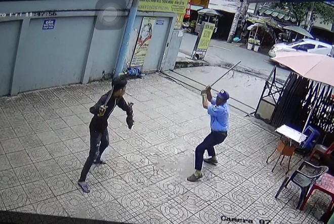 Bảo vệ chung cư bị chém vì không cho gửi đồ trước phòng bảo vệ ảnh 5