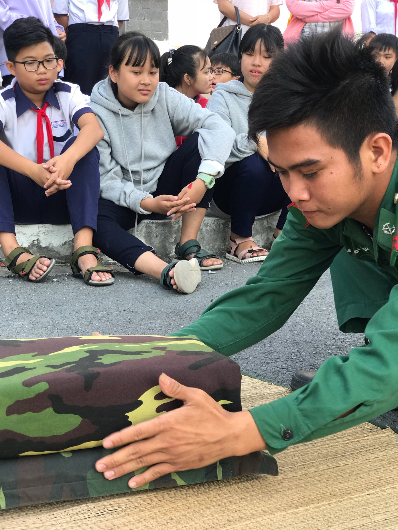 Trải nghiệm 1 ngày là chiến sỹ Biên phòng ảnh 1