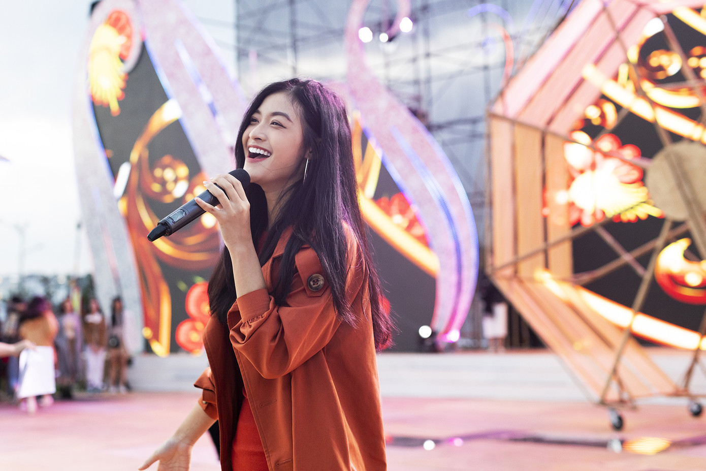 Tóc Tiên cháy hết mình trên sân khấu hoành tráng của đạo diễn Hoàng Nhật Nam ảnh 5