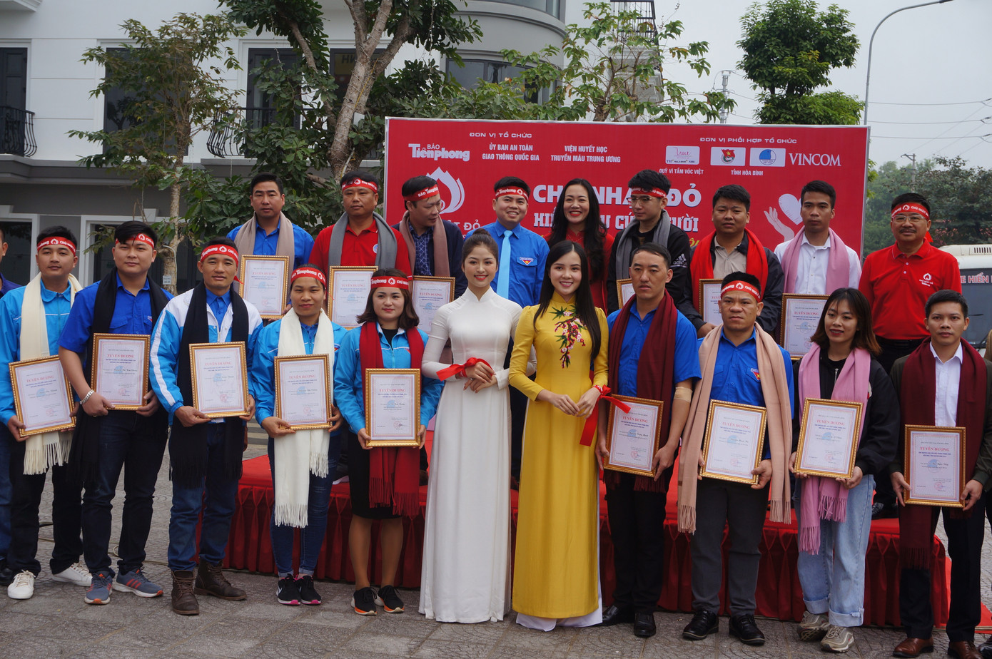 Những giọt máu hồng mang lại cho đời sự sống ảnh 4