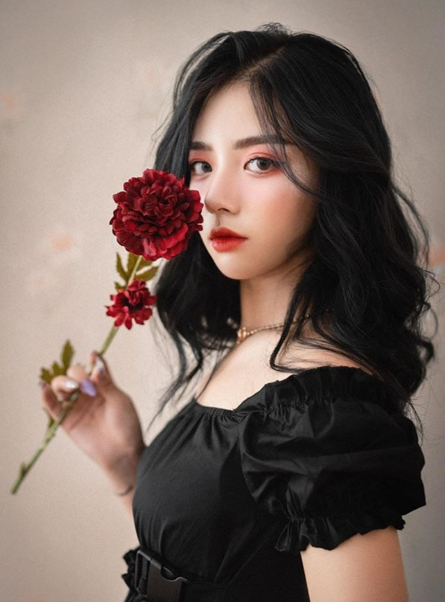 4 gương mặt trai xinh gái đẹp đình đám của ĐH Kinh tế quốc dân Hà Nội ảnh 10