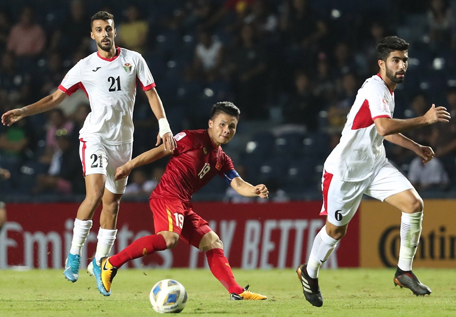 HLV Park Hang Seo 'bốc hỏa' với trọng tài biên ảnh 7