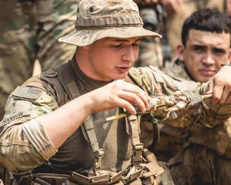 Tập trận Hổ Mang Vàng: Binh sĩ luyện ăn nhện, uống máu rắn ảnh 6