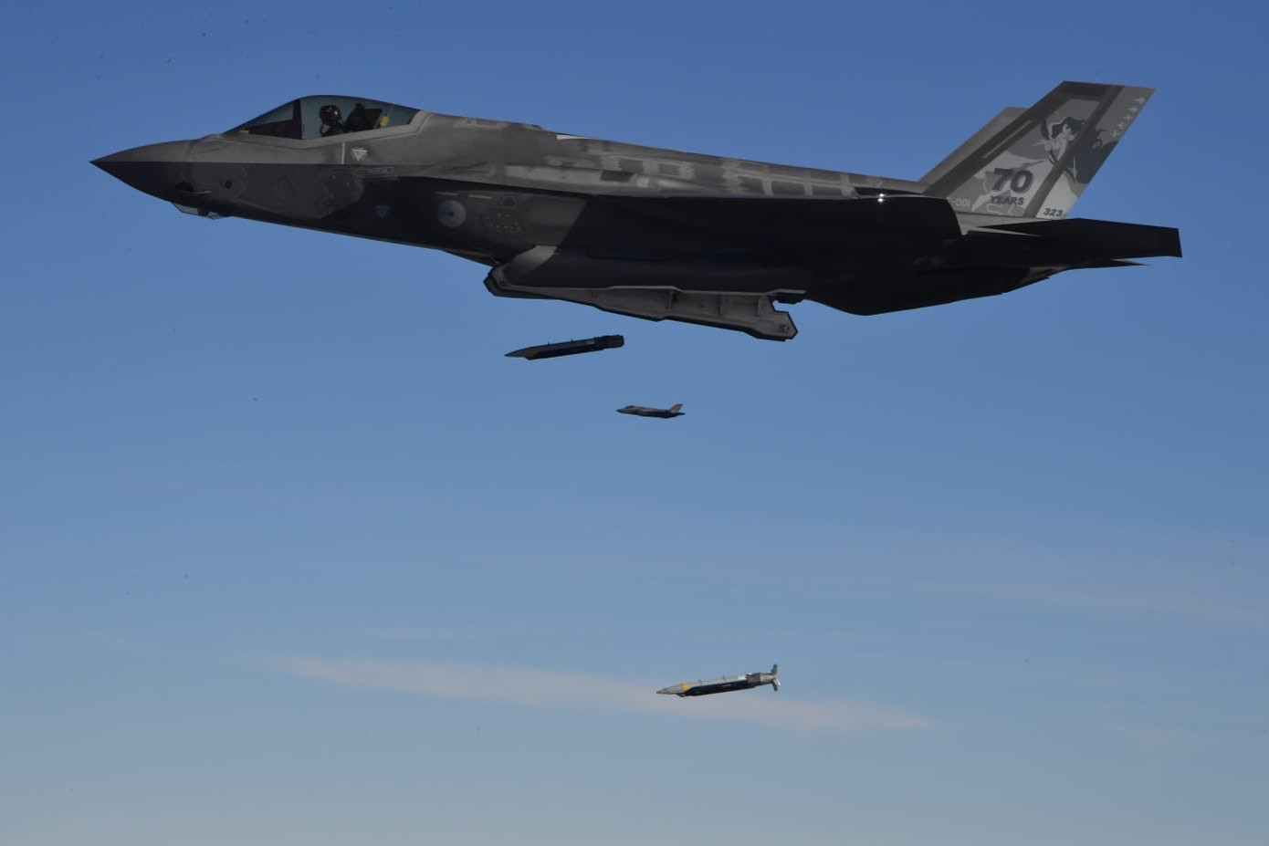 Xem tiêm kích F-35 của Hà Lan rải 16 quả bom trong cuộc thử nghiệm ảnh 1