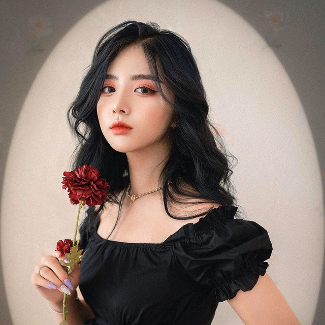 4 gương mặt trai xinh gái đẹp đình đám của ĐH Kinh tế quốc dân Hà Nội ảnh 9