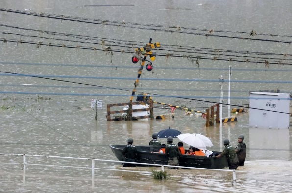 Nhật Bản: Lũ quét khiến ít nhất 22 người chết, sơ tán hơn 200.000 dân ảnh 7