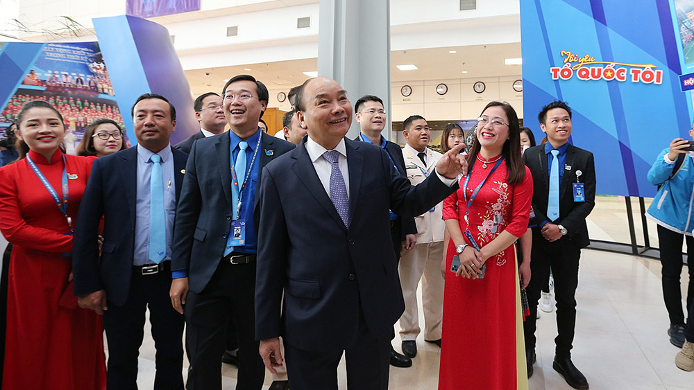 Thủ tướng Nguyễn Xuân Phúc ấn tượng với triển lãm ‘Tôi yêu Tổ quốc tôi’ ảnh 2