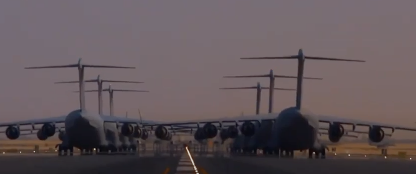 Qatar khoe sức mạnh không quân bằng cuộc diễn tập ‘voi đi bộ’ ảnh 2