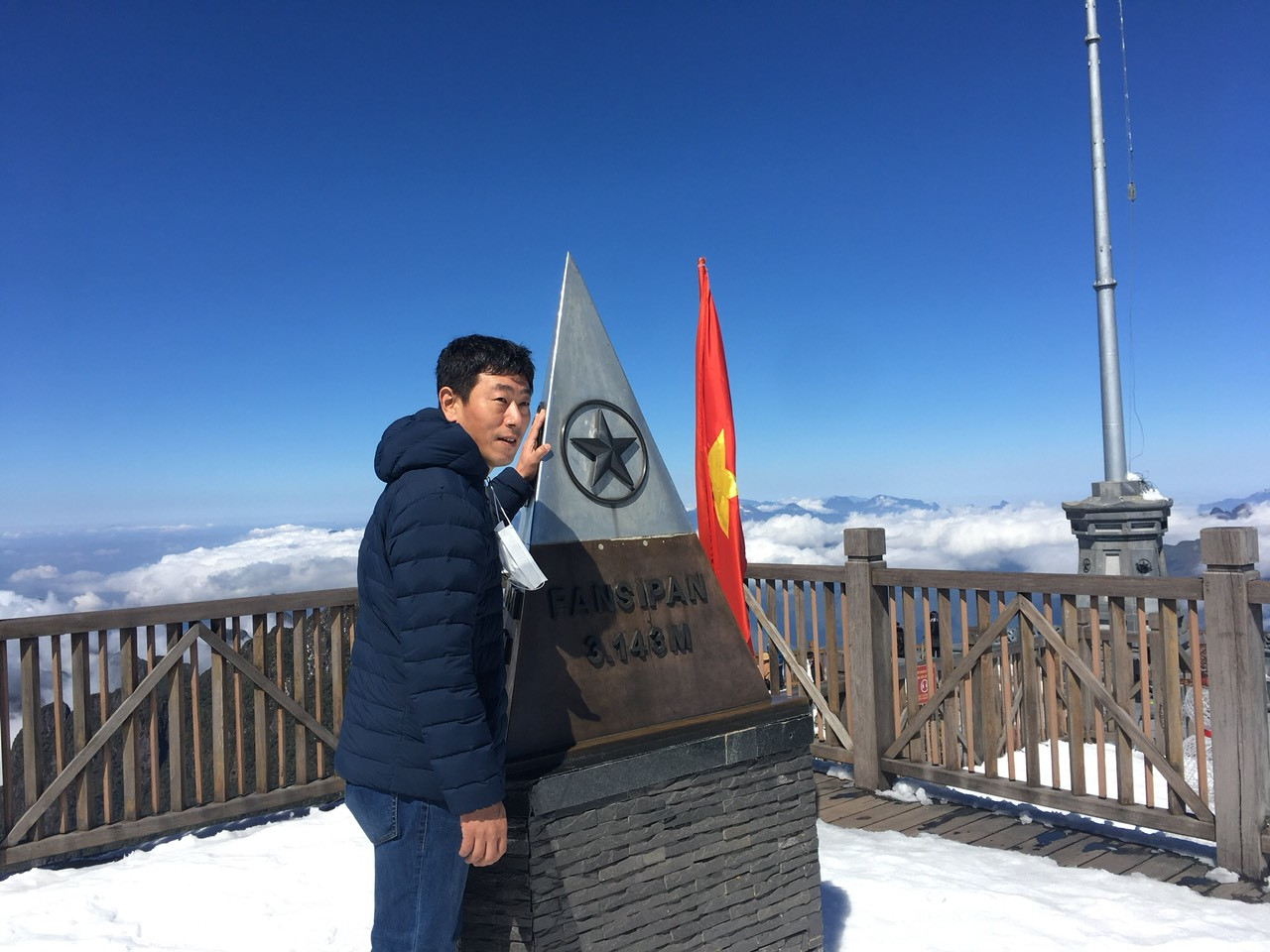 30 Tết vẫn chen chân lên nóc nhà Đông Dương ngắm tuyết ảnh 7