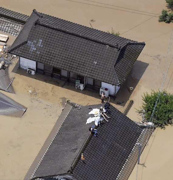 Nhật Bản: Lũ quét khiến ít nhất 22 người chết, sơ tán hơn 200.000 dân ảnh 3