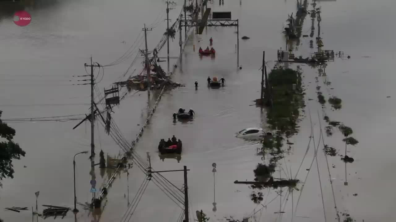 Nhật Bản: Lũ quét khiến ít nhất 22 người chết, sơ tán hơn 200.000 dân ảnh 1