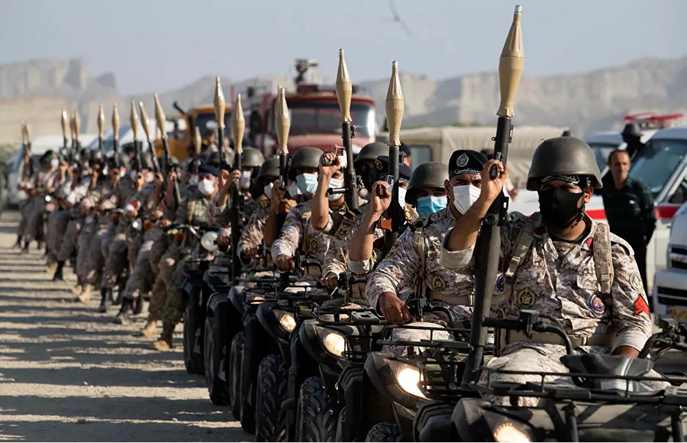 Iran tập trận quân sự rầm rộ trên vịnh Osman ảnh 6