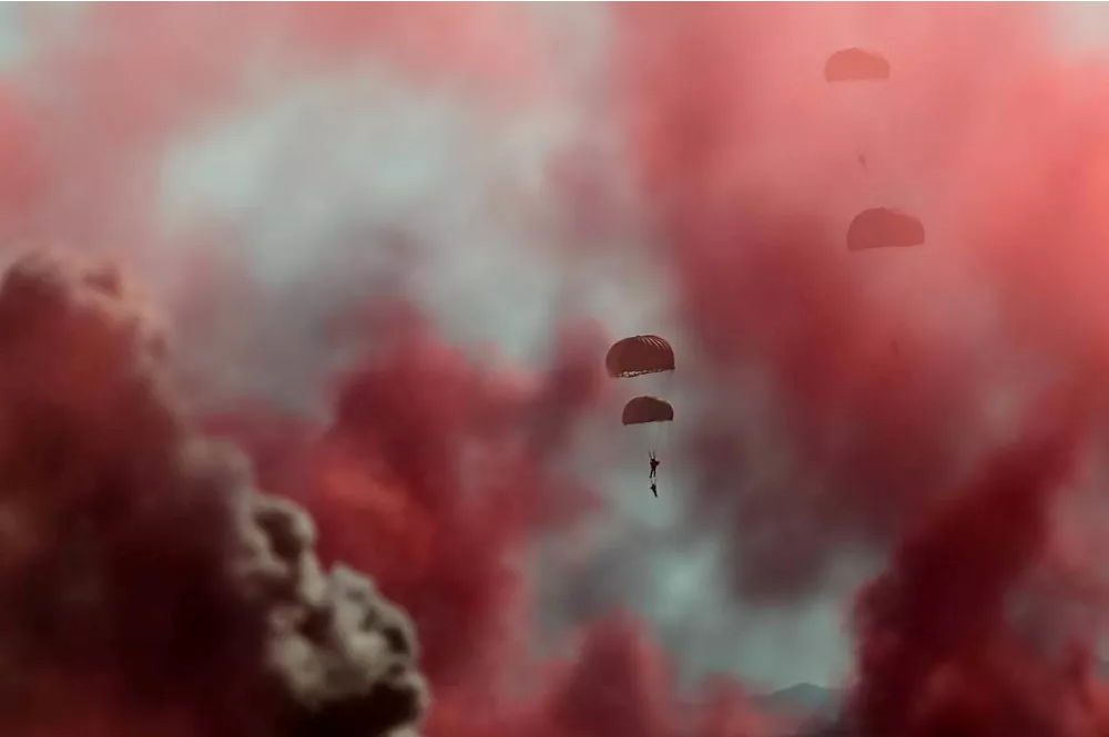 Iran tập trận quân sự rầm rộ trên vịnh Osman ảnh 4