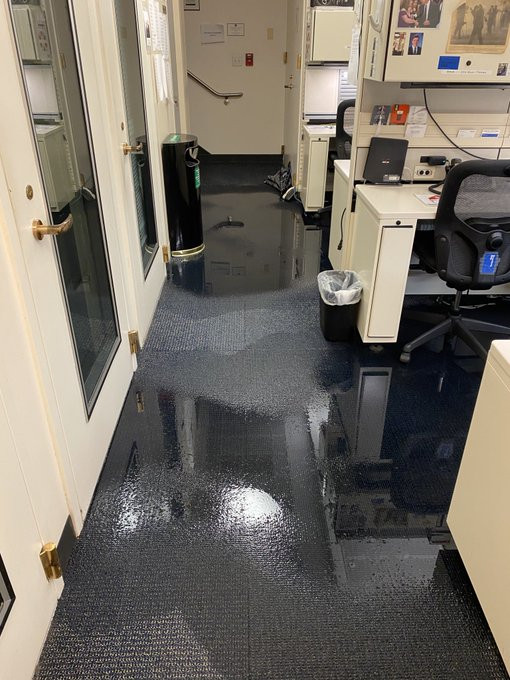 Mưa lũ lớn ở Mỹ làm ngập hầm trú ẩn tuyệt mật bên dưới Nhà Trắng ảnh 3