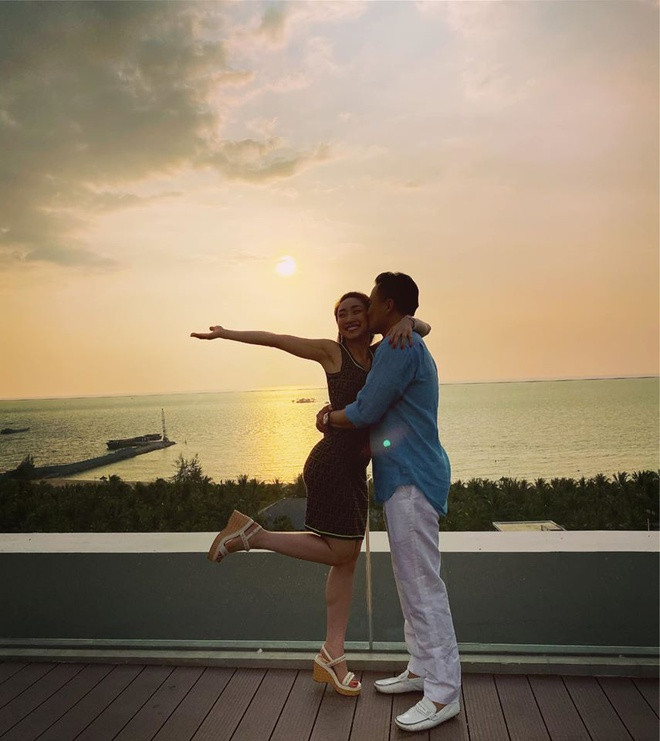 Chi Bảo hôn đắm đuối bạn gái trong tiệc sinh nhật ảnh 5