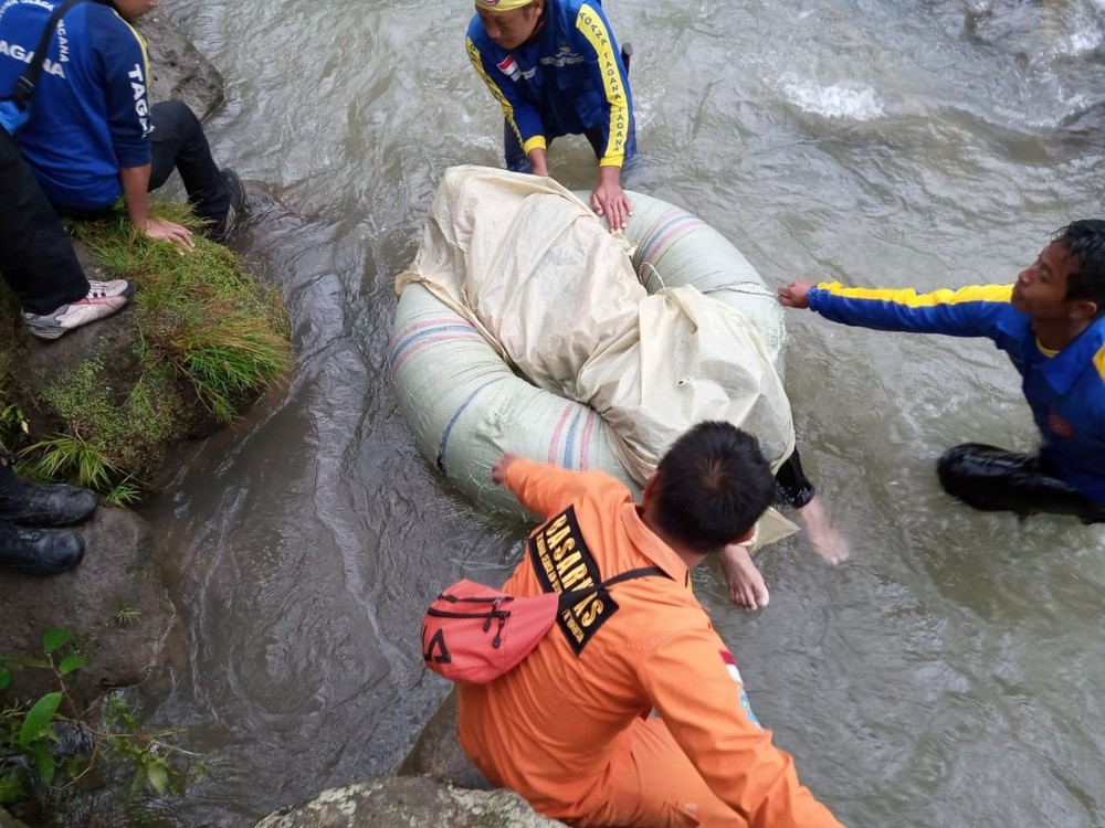 Xe buýt lao xuống hẻm núi, 40 người thương vong ảnh 4