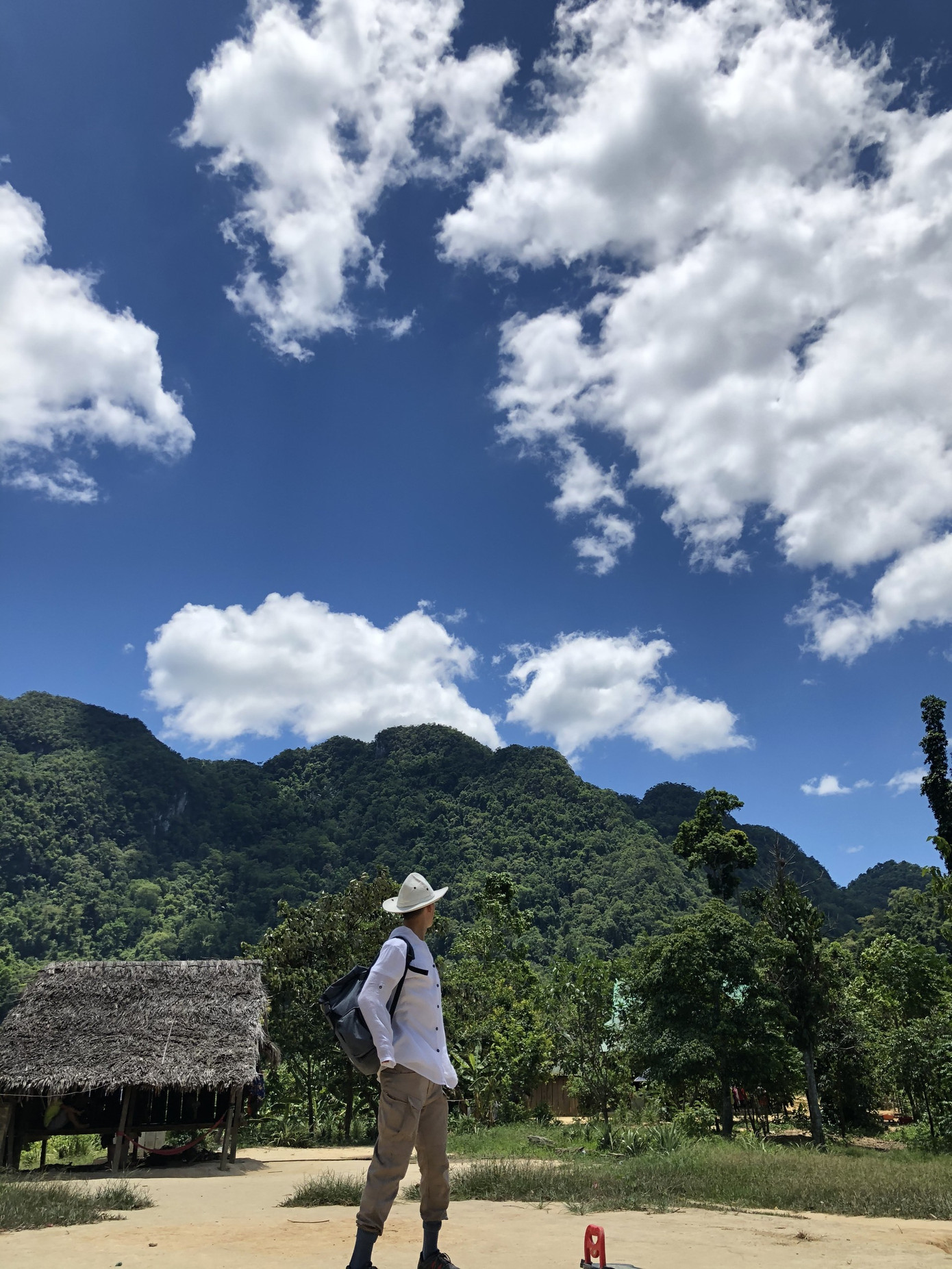 Chàng trai một bàn tay chinh phục Sơn Đoòng ảnh 1