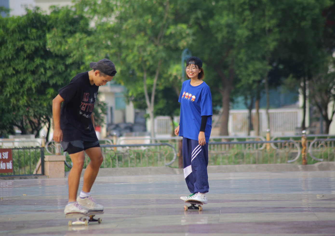 Người dân Hà Nội vẫn thờ ơ với 'lệnh' đeo khẩu trang nơi công cộng ảnh 6