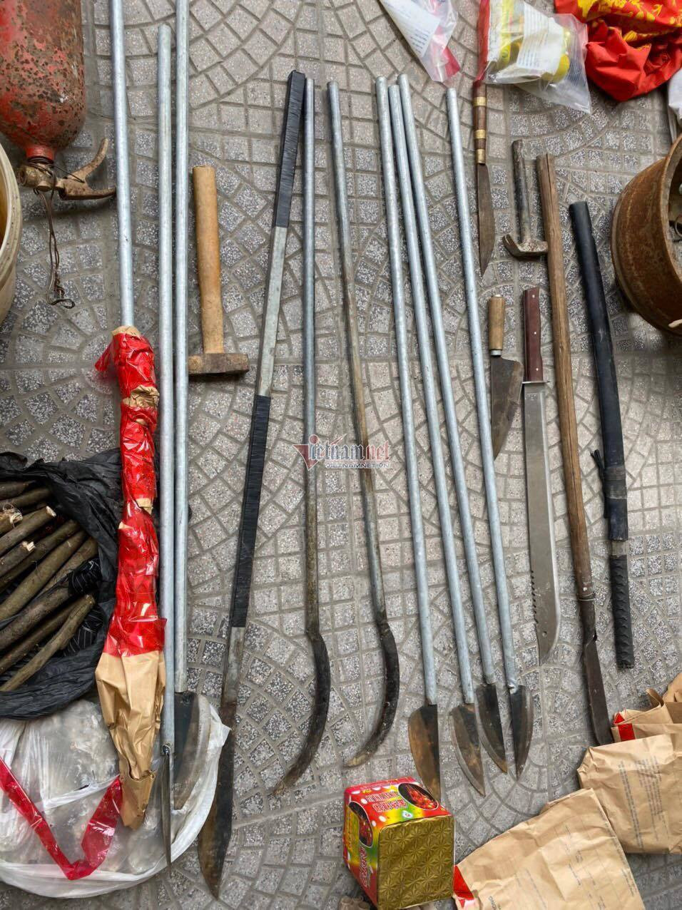 Thu giữ lựu đạn, bom xăng, bắt các đối tượng gây rối ở xã Đồng Tâm ảnh 5