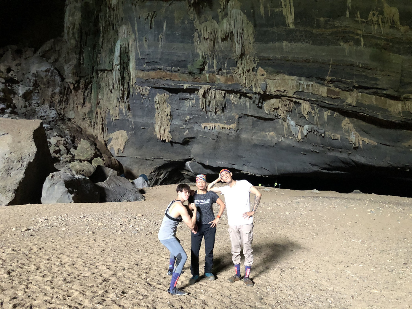 Chàng trai một bàn tay chinh phục Sơn Đoòng ảnh 2