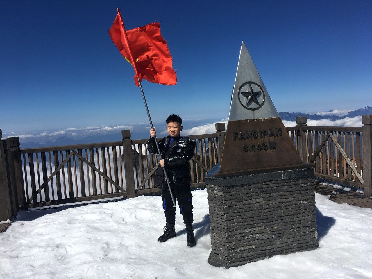 30 Tết vẫn chen chân lên nóc nhà Đông Dương ngắm tuyết ảnh 10