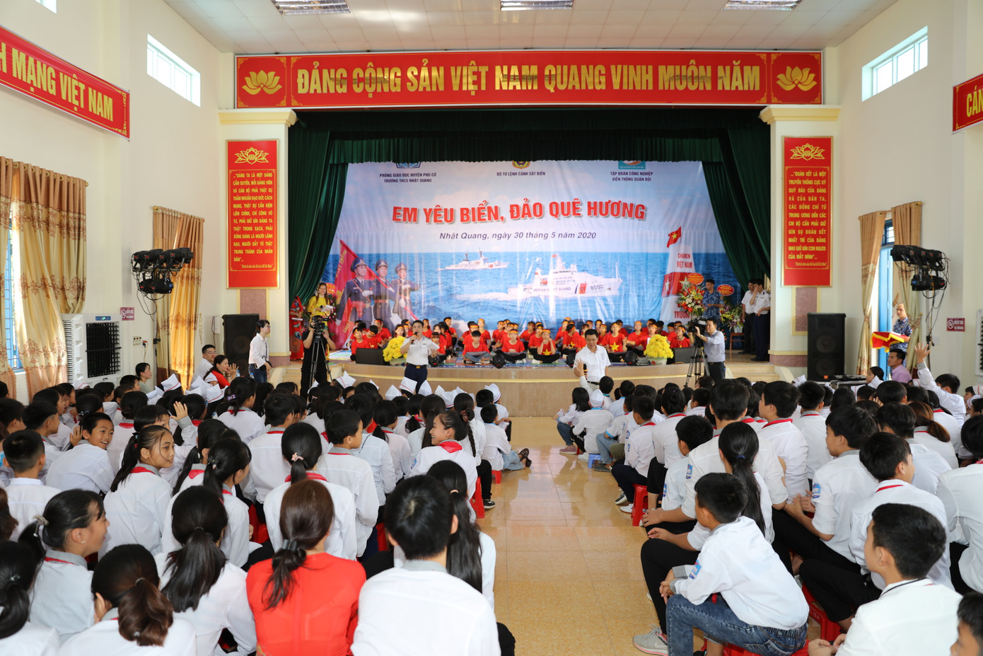 Nâng cao hiểu biết về biển, đảo Tổ quốc cho học sinh ảnh 1