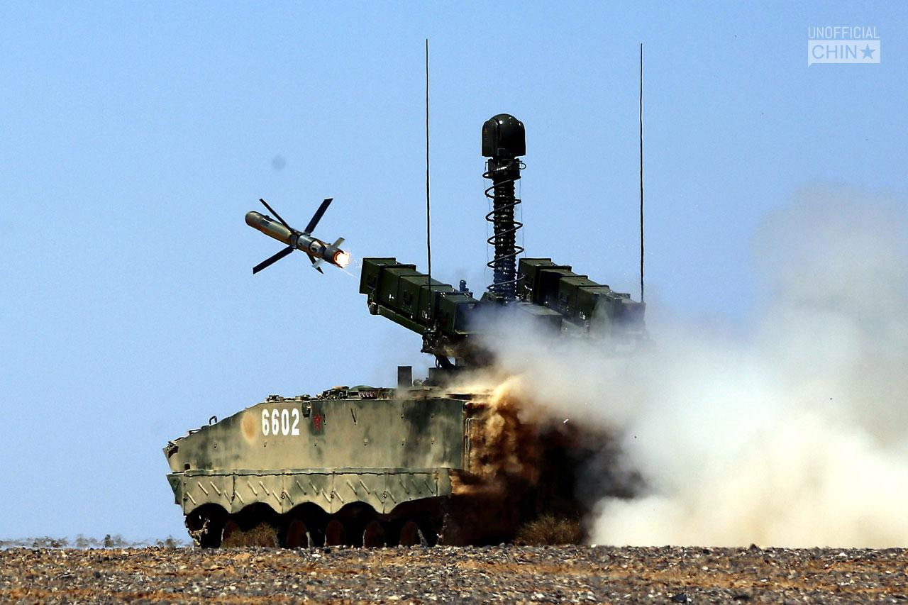 Trung Quốc rầm rộ khoe sức mạnh quân sự giáp biên giới Ấn Độ ảnh 1