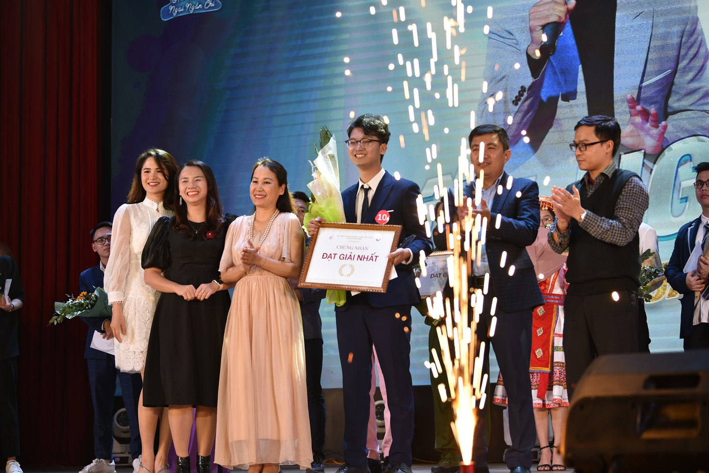 Sôi động tiếng hát sinh viên Học viện Công nghệ Bưu chính Viễn thông 2020 ảnh 6