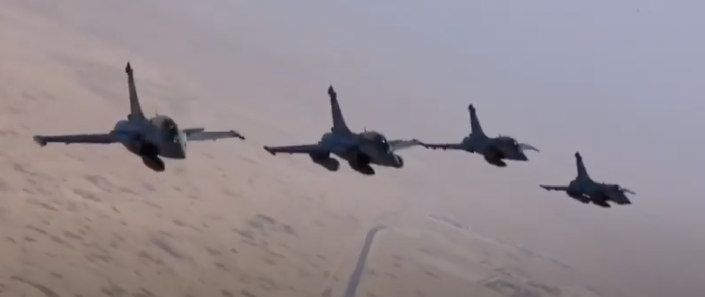 Qatar khoe sức mạnh không quân bằng cuộc diễn tập ‘voi đi bộ’ ảnh 7