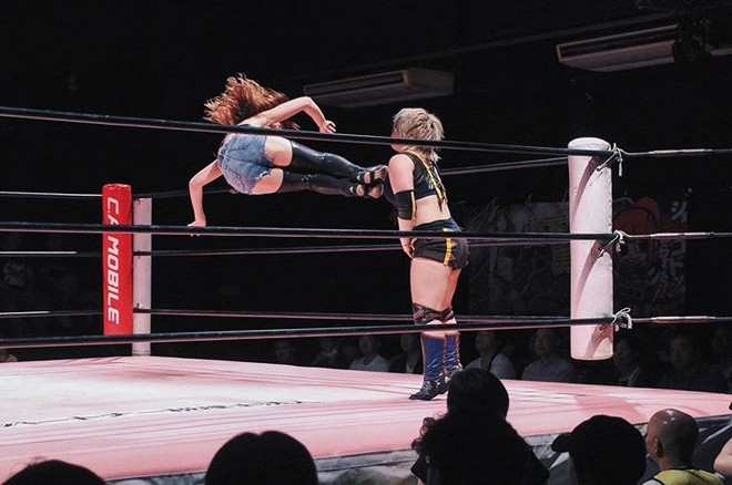 Nữ đô vật kiêm người mẫu nội y tại Nhật Bản ảnh 3