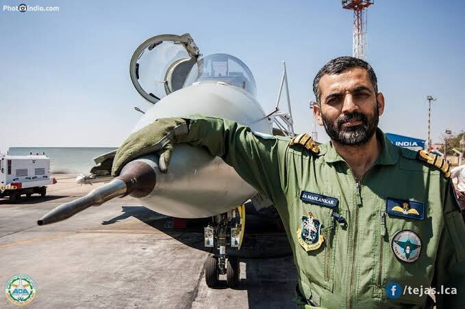 Tiêm kích nội địa hàng đầu của Ấn Độ Tejas hạ cánh xuống tàu sân bay ảnh 1