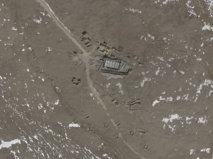 Hình ảnh vệ tinh hé lộ Trung Quốc xây dựng tiền đồn mới ở biên giới giáp Ấn Độ ảnh 2