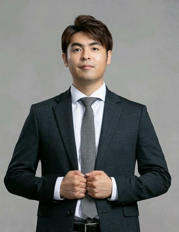 Người đứng sau hợp đồng đắt giá của HLV Park Hang Seo ảnh 3