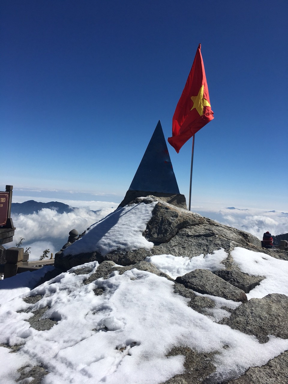 30 Tết vẫn chen chân lên nóc nhà Đông Dương ngắm tuyết ảnh 6